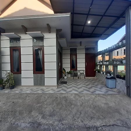 Widodaren Homestay Probolinggo Exterior foto